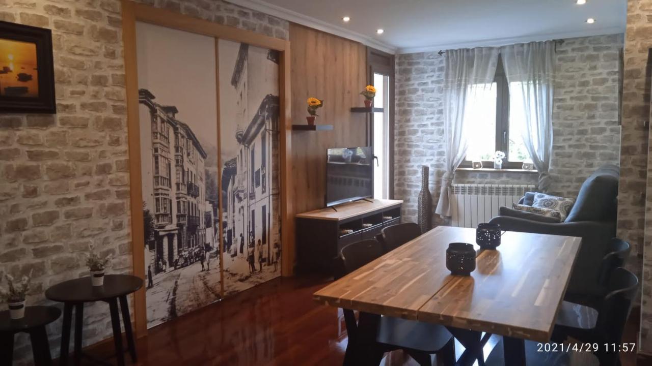 Apartamento Con Terraza Al Puente Romano Cangas de Onis Bagian luar foto