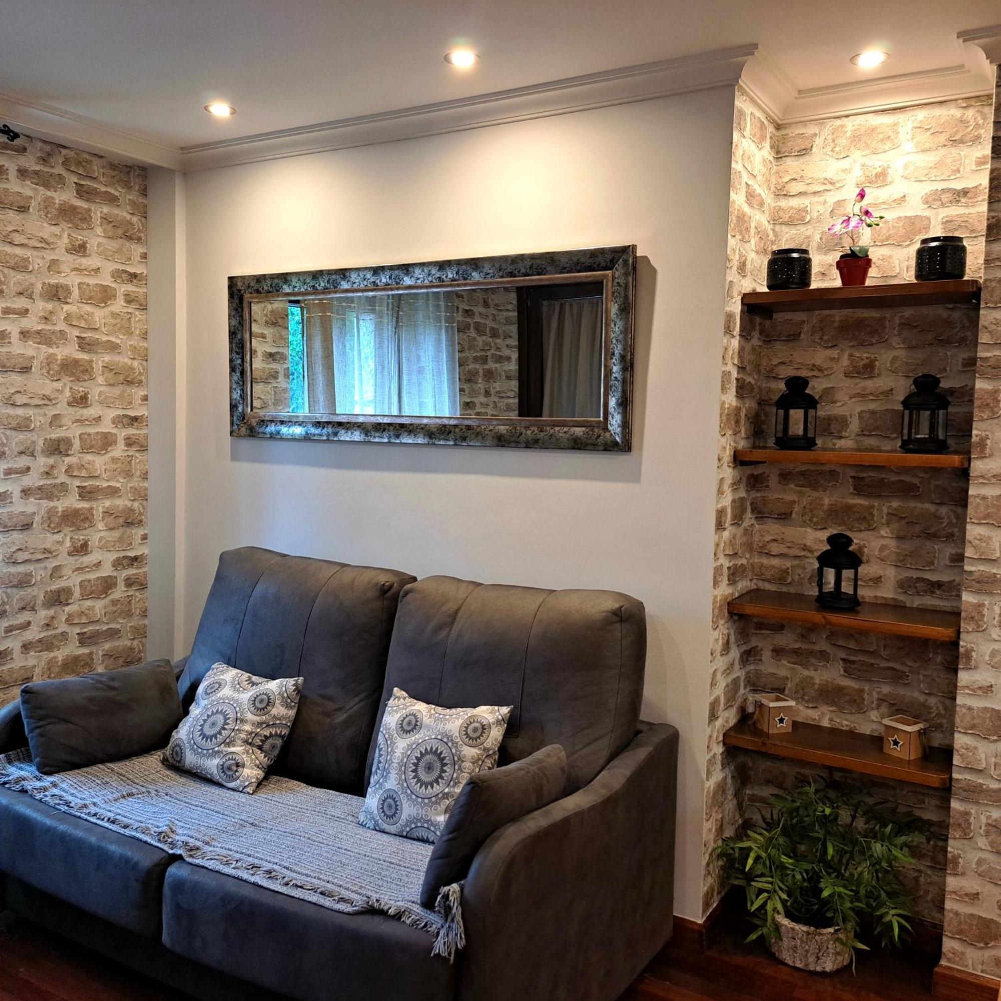 Apartamento Con Terraza Al Puente Romano Cangas de Onis Bagian luar foto